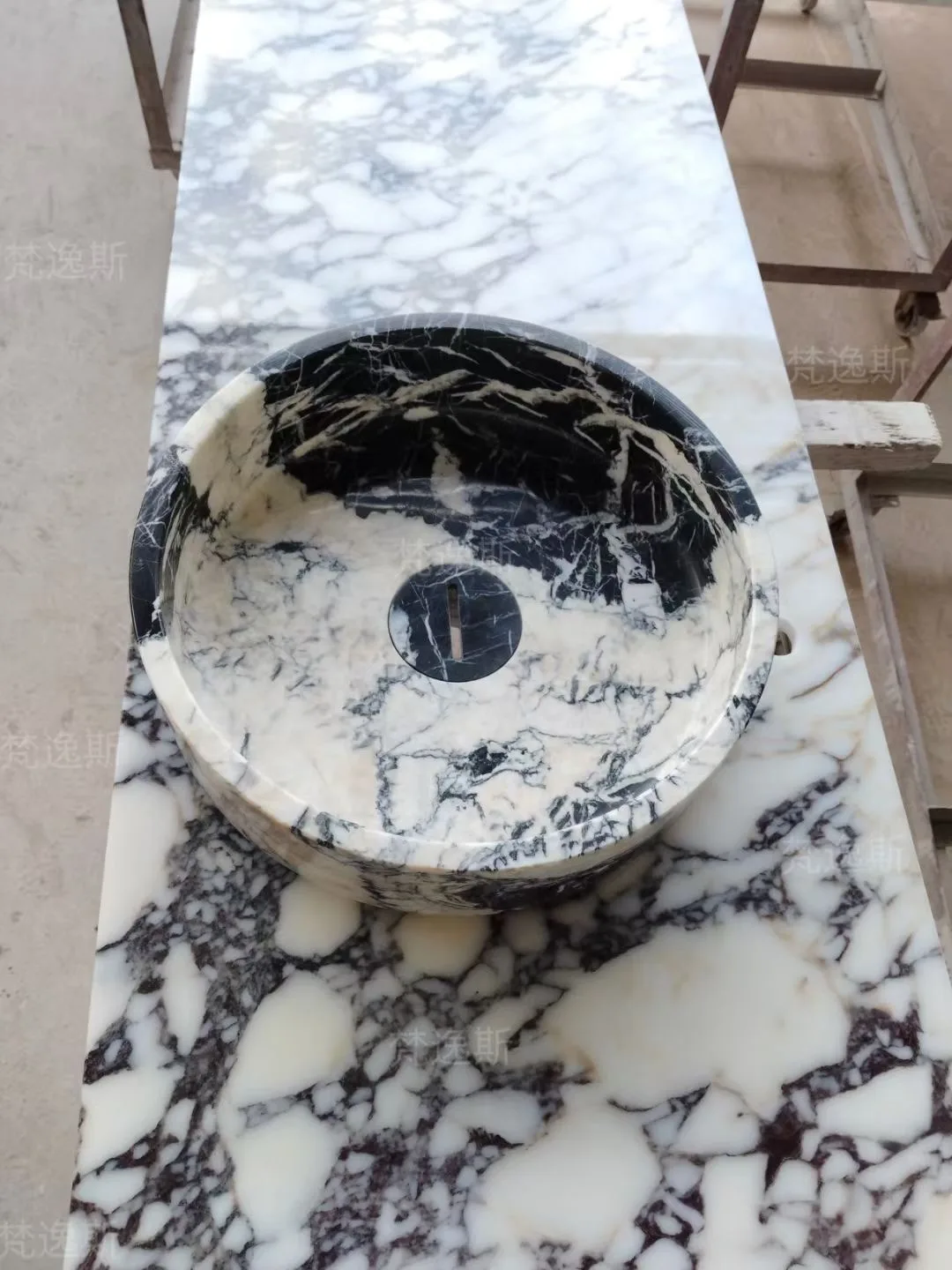 Wash Basin 28